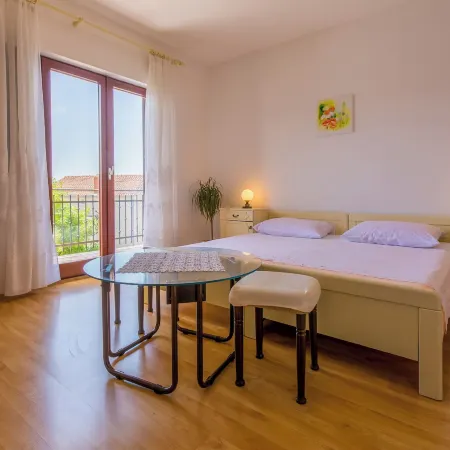Apartments Dora