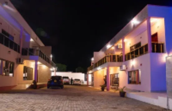 Lavish Suites Hotel di 