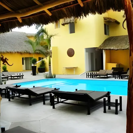 Zar Manzanillo