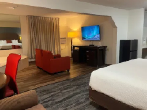 Alliance Hotel & Suites, a Howard Johnson by Wyndham Hotels in Alliance