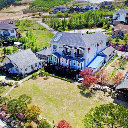 Pyeongchang Beautiful Pension Отели рядом с достопримечательностью «Парк Дэгванрён»