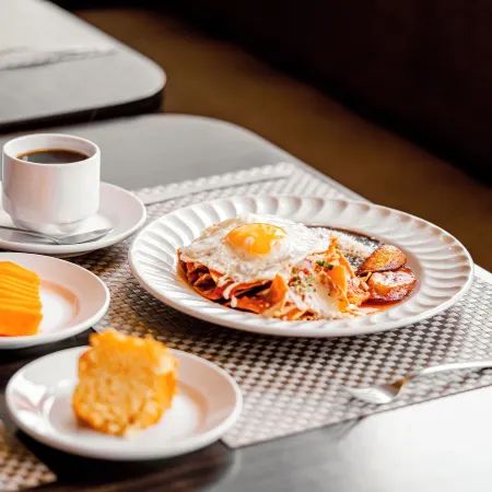 Hotel San Miguel, en El Centro - Desayuno Gratis
