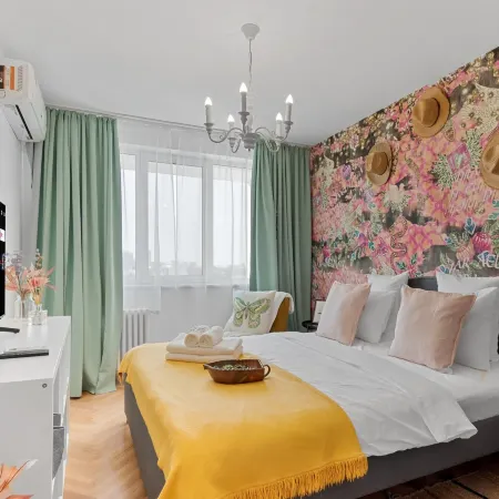 1Bdr Apartment Perla 225