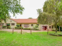 Cozy guestrooms in Midrand 1 Hotéis em Midrand
