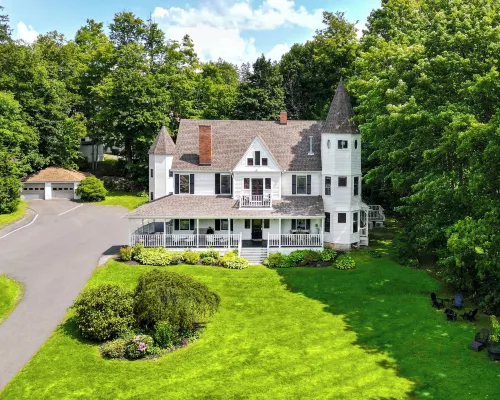 Hideaway Inn Lenox Hotéis em Lenox