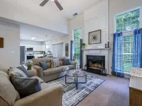Pet-friendly 3BR w Porch & Grill Weekday Deals! Hotels in Woodstock
