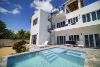 Villa Armoniosa - Stunning 4BR Beachfront Villa w Pool Ocean Views - Villas