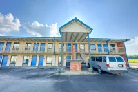 Hahira Inn by OYO Near Valdosta - parking