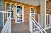 Mangrove View 2BR - Pool Hot Tub Gym Access