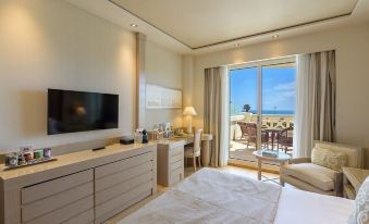 Las Arenas Balneario Resort