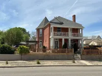 Tara House — Historic Charm, Executive Comfort, Minutes from Downtown