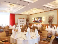 Vienna House by Wyndham Baltic Stralsund Hotels near Ruegendamm