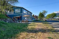 Spacious duplex unit with a stunning mountain view in Joseph ~~SAUNA~~ Hotel a 