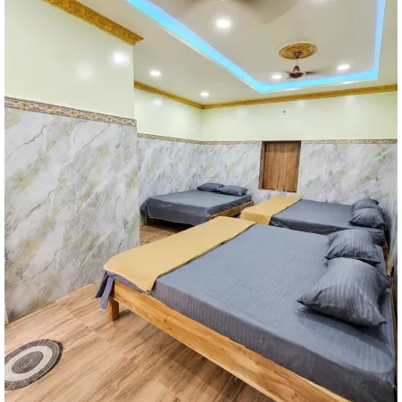 Goroomgo Grand Inn Lodge Grand Raod Puri