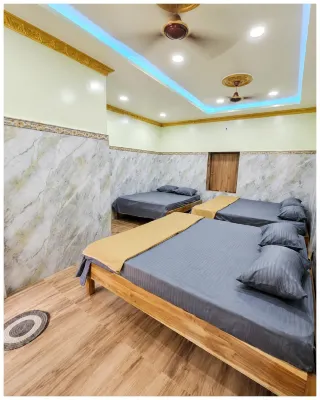 Goroomgo Grand Inn Lodge Grand Raod Puri - Homestays