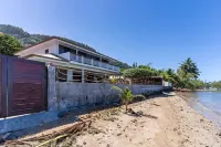 Spacious 3BR Oceanfront Retreat Paea Tahiti - 4-Star