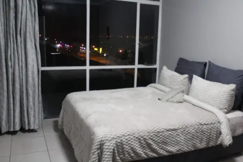 Beautiful City Centred Penthouse - balcón