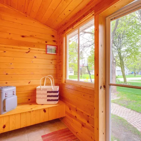 1/2 Mi to Lake & Dtwn! Elk Rapids 'Cozy Cottage'