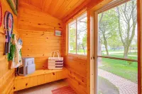 1/2 Mi to Lake & Dtwn! Elk Rapids 'Cozy Cottage' - Wifi