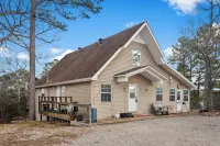 Trailhead Lodge - Homestays