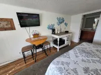 Lake Breeze Resort Hotels in 