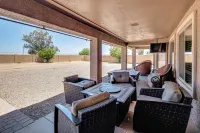Spacious Backyard! Family Haven in San Tan Valley - Homestays