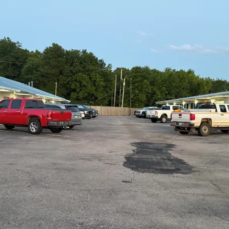 Sallisaw Inn
