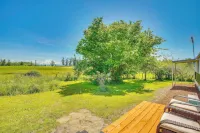 Stunning View! Peaceful Family Home w/ Yard in Roy - Homestays