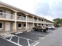 Quality Inn Clermont West Kissimmee - parking