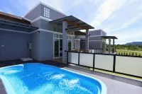 โรงแรมภูเรือ แซงค์ฌัวรี รีสอร์ท แอนด์ สปา - ที่มีสระว่ายน้ำ