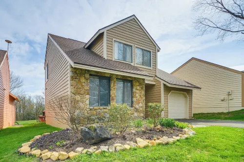 Community Perks! Somerset Retreat w/ Private Deck - 3-Star