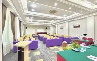 Daima Hotel Padang - 3-Star