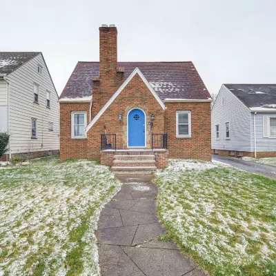 Wfh-Friendly Abode w/ Home Gym in Cleveland Hotels near Cleveland Hopkins International Airport