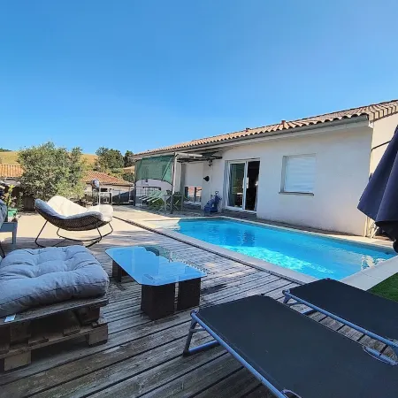 Maison Paisible Dans les Hauteurs de Millau