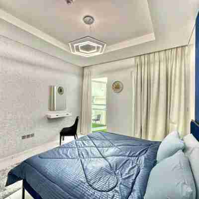 Yogi 1BR Pool Gym & Balcony JVC Rooms