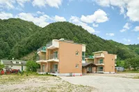 Inje Garisan Pilye Pension - parking