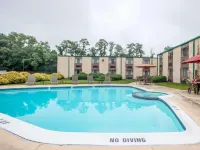 SureStay Plus Hotel by Best Western McGuire AFB Jackson - piscina