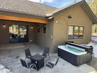 34 Acre Escape Games Hiking Pool Table Bicycles - balcony
