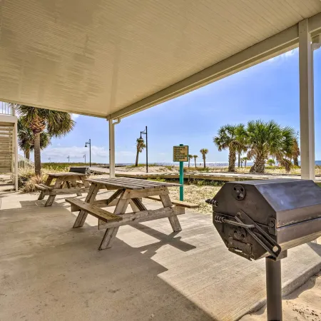 Spacious Biloxi Getaway w/ Pools & Beach Access!