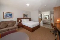 Coast Whitecourt Hotel - Parking