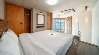 Geojedo Raonhiljo Pollvilla Pension - Private Pools