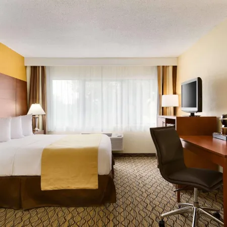 Country Inn & Suites by Radisson, Mishawaka, IN