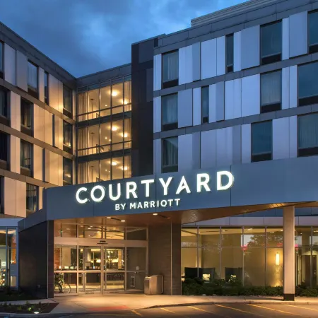 Courtyard Philadelphia South at the Navy Yard