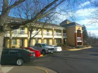 HomeTowne Studios Chantilly - Pet friendly