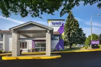 Spark by Hilton Brockville - parking