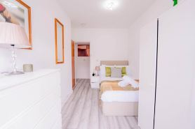 First-Floor 3-Bed Flat in the Heart of Cardiff – Spacious, Stylish & Fully Equipped