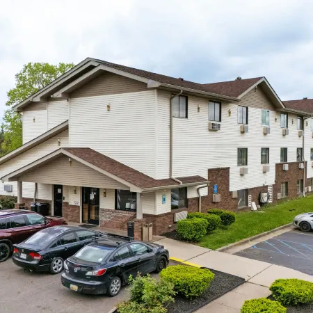 Super Inn by OYO Lansing MI