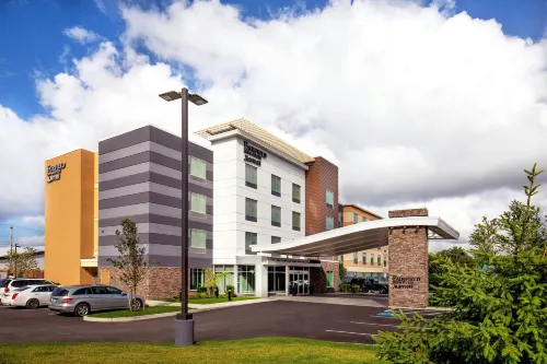 Fairfield Inn & Suites Boston Walpole - parking