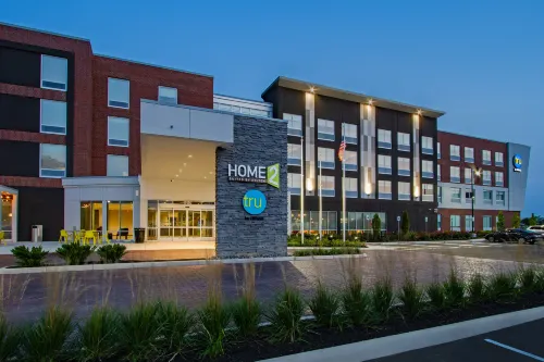 Tru by Hilton Grove City Columbus - Parkplatz