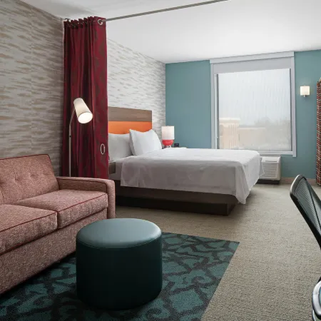 Home2 Suites des Moines at Drake University